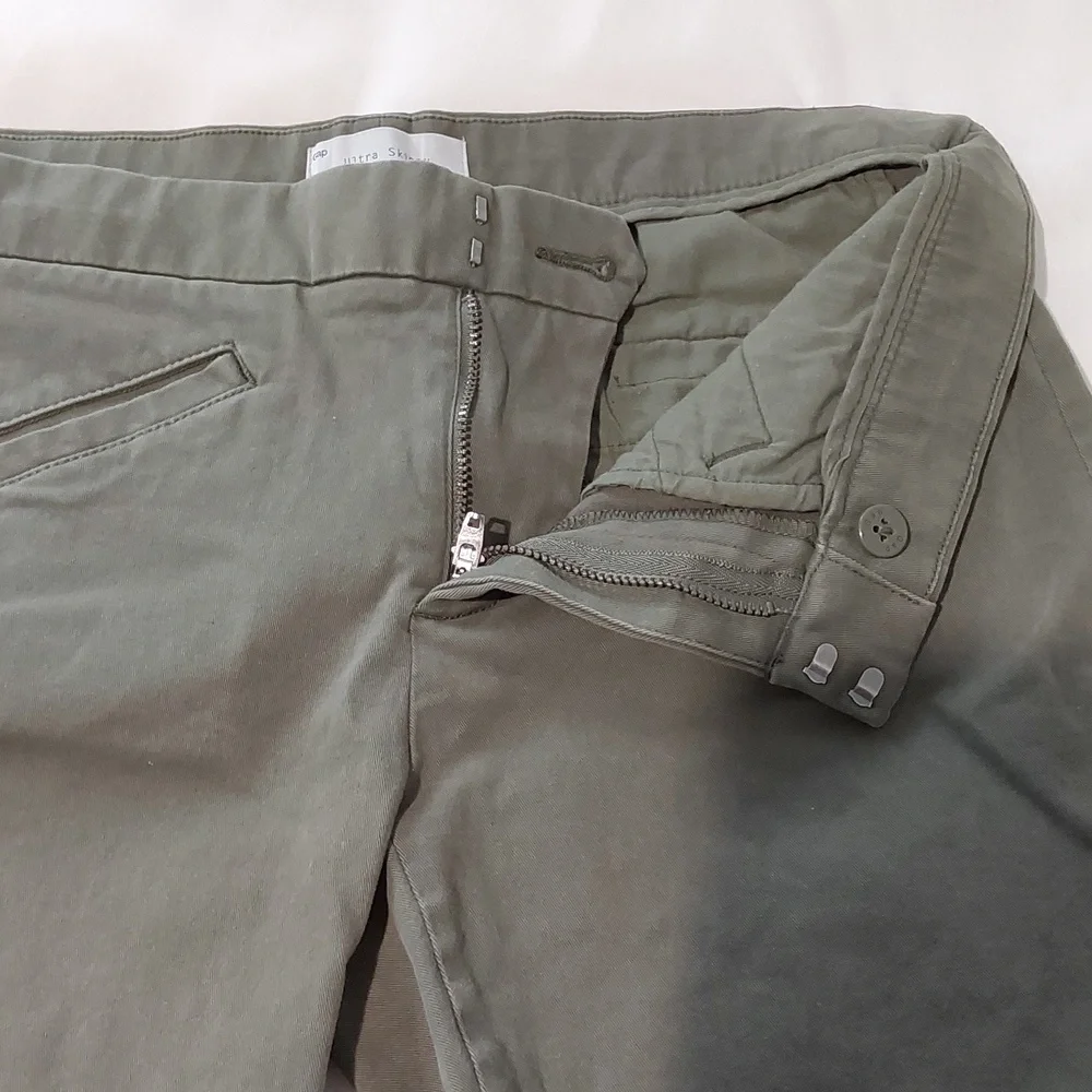 Gap Ultra Skinny Crop Stretch‎ Pants! Green. Size 6A.